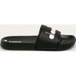Diadora - Klapki Serifos 90. Czarne kapcie męskie Diadora, ze skóry ekologicznej, bez zapięcia. Za 99,90 zł.