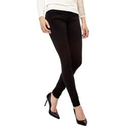Jegginsy Model Z 5 Kieszeniami. Czarne jeansy damskie Guess, m, bez wzorów, z elastanu. Za 419,00 zł.
