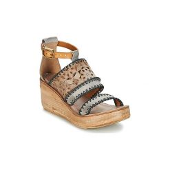 Sandały Airstep / A.S.98 NOA. Szare sandały damskie marki Airstep / A.S.98, bez wzorów, bez obcasa, bez zapięcia. Za 735,20 zł.