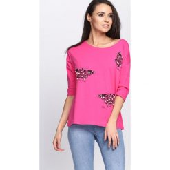 Fuksjowa Bluzka Be Kind. Szare bluzki longsleeves marki TOMMY HILFIGER, m, z nadrukiem, z bawełny, casualowe, z okrągłym kołnierzem. Za 39,99 zł.