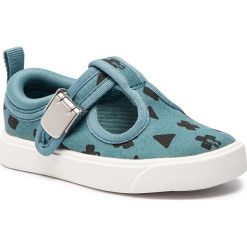 Kapcie CLARKS - City Spark T 261413256 Teal Combi. Zielone sandały chłopięce Clarks, z materiału. W wyprzedaży za 119,00 zł.