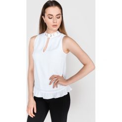 Guess Manola Top Biały. Białe podkoszulki damskie Guess, s, z aplikacjami, z poliesteru, bez kołnierzyka. Za 361,95 zł.