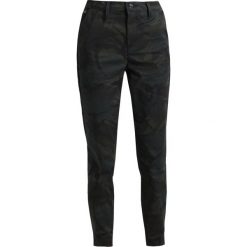 GStar BRONSON BDC MID SKINNY CHINO Spodnie materiałowe asfalt/black. Brązowe chinosy damskie marki G-Star, z bawełny. W wyprzedaży za 375,20 zł.