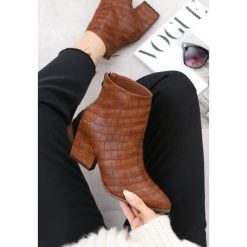 Camelowe Botki Epping. Brązowe botki damskie Born2be, ze skóry, ze szpiczastym noskiem, za kostkę, bez obcasa, na obcasie, na zamek. Za 149,99 zł.