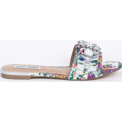 Steve Madden - Klapki Pomona. Klapki damskie Steve Madden, bez wzorów, z materiału, bez obcasa, na obcasie. W wyprzedaży za 179,90 zł.