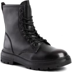 Trapery WRANGLER - Clash Mid WL92634A Burgundy 090. Czarne trapery damskie Wrangler, z materiału. W wyprzedaży za 269,00 zł.