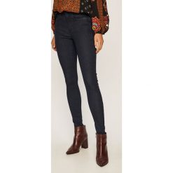 G-Star Raw - Jeansy. Niebieskie jeansy damskie G-Star RAW, z podwyższonym stanem. W wyprzedaży za 479,90 zł.
