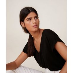 Mango - T-shirt Vispi. Białe bluzki damskie Mango, s, bez wzorów, z elastanu, casualowe, bez kołnierzyka. Za 49,99 zł.