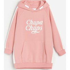 Bluza z kapturem Chupa Chups -. Bluzy damskie Reserved, bez wzorów, bez rękawów, z kapturem. Za 89,99 zł.