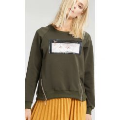 Bluzy damskie: Ciemnozielona Bluza Extrovert