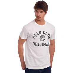 Koszulka w kolorze białym. Białe koszulki męskie Polo Club Men, xl, z nadrukiem, z bawełny, z okrągłym kołnierzem, bez rękawów. W wyprzedaży za 72,95 zł.