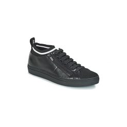 Buty HUGO FUTURISM TENN ITKN. Czarne trampki męskie HUGO, bez wzorów, bez zapięcia. Za 504,50 zł.