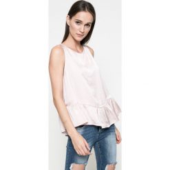 Answear - Bluzka Blossom Mood. Różowe bluzki damskie ANSWEAR, na co dzień, s, bez wzorów, z poliesteru, casualowe, z okrągłym kołnierzem, bez rękawów. W wyprzedaży za 49,90 zł.