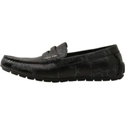 Calvin Klein IVAN Mokasyny black. Czarne półbuty męskie Calvin Klein, ze skóry. Za 609,00 zł.