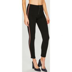 Answear - Legginsy. Czarne spodnie damskie ANSWEAR, s, bez wzorów, z elastanu. W wyprzedaży za 69,90 zł.