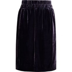 J.CREW Spódnica ołówkowa vivid ink. Niebieskie spódniczki ołówkowe marki J.CREW, z jedwabiu. W wyprzedaży za 431,40 zł.
