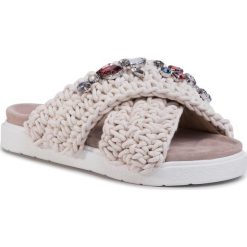 Klapki INUIKII - Women Woven Stones 70104-006 White. Brązowe klapki damskie Inuikii, z aplikacjami, ze skóry, bez obcasa. Za 919,00 zł.