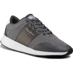 Sneakersy PEPE JEANS - Koko Sandy PLS30935 Smoke 926. Szare półbuty damskie Pepe Jeans, na co dzień, bez wzorów, z jeansu, bez obcasa, na płaskiej podeszwie, bez zapięcia. W wyprzedaży za 299,00 zł.