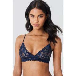 Samsoe & Samsoe Biustonosz Marilyn 6356 - Blue. Niebieskie biustonosze marki Samsøe & Samsøe, z haftami, z nylonu. Za 141,95 zł.