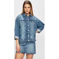 Review - Kurtka jeansowa. Niebieskie kurtki damskie Review, xs, bez wzorów, z bawełny, krótkie, bez kaptura. W wyprzedaży za 159,90 zł.