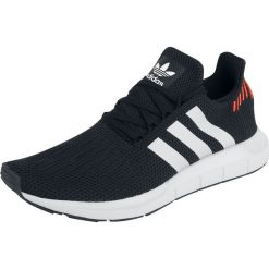 Adidas Swift Run Buty sportowe czarny. Czarne buty sportowe męskie Adidas, w paski, z dzianiny. Za 284,90 zł.