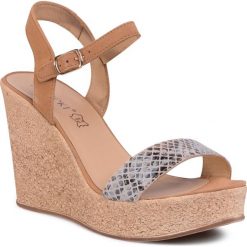 Sandały LASOCKI - RST-2190-01 Camel. Pomarańczowe klapki damskie Lasocki, bez wzorów, ze skóry, bez obcasa, na obcasie. Za 149,99 zł.