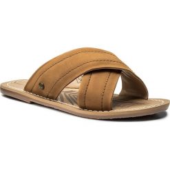 Klapki PEPE JEANS - Malibu Essential PLS90314 Tobacco 859. Pomarańczowe klapki damskie Pepe Jeans, bez wzorów, z jeansu, bez obcasa, na obcasie. W wyprzedaży za 199,00 zł.