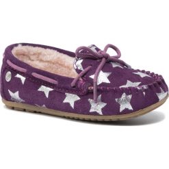 Kapcie EMU AUSTRALIA - Amity Kids Star K11474 Plum. Fioletowe sandały dziewczęce EMU Australia, z wełny, bez zapięcia. W wyprzedaży za 159,00 zł.