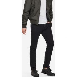 G-Star Raw - Jeansy. Czarne jeansy męskie G-Star RAW, bez wzorów, retro. W wyprzedaży za 379,90 zł.