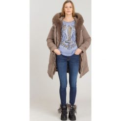 PARKA PUCHOWA SAURIS HETREGO. Żółte kurtki damskie Hetregò, z aplikacjami, z puchu, z kapturem. Za 1674,50 zł.