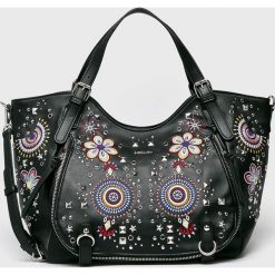 Desigual - Torebka. Czarne torebki klasyczne damskie marki Desigual, w paski, z poliesteru, casualowe, na ramię, duże, z haftem. Za 399,90 zł.
