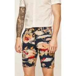 Tommy Hilfiger - Szorty. Niebieskie spodenki i szorty męskie TOMMY HILFIGER, bez wzorów, z elastanu, casualowe. Za 399,90 zł.