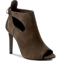 Buty zimowe damskie: Szpilki CARINII – B3896 I43-000-000-B40
