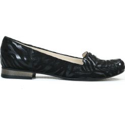 Eleganckie balerinki lordsy na niskim obcasie - skóra naturalna - model 025 - kolor czarny zebra. Czarne baleriny damskie Zapato, bez wzorów, z jeansu, eleganckie, na niskim obcasie, na obcasie. W wyprzedaży za 173,40 zł.