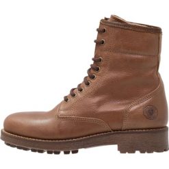 Sneaky Steve RUSTY Botki sznurowane moss london. Brązowe buty zimowe damskie marki Sneaky Steve, z materiału, na sznurówki. W wyprzedaży za 575,20 zł.