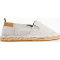 Tekstylne espadryle ze wzorem - Jasny szary. Szare espadryle męskie Reserved, bez wzorów. W wyprzedaży za 59,99 zł.