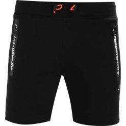 Spodenki i szorty męskie: Superdry GYM TECH SLIM SHORT Krótkie spodenki sportowe black/ash granite