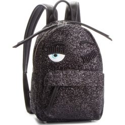Plecak CHIARA FERRAGNI - 18AI-CFZ004 Nero. Czarne plecaki damskie marki Chiara Ferragni, ze skóry ekologicznej, klasyczne. W wyprzedaży za 1279,00 zł.