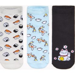 Skarpety 3 pack -. Skarpetki damskie Cropp, bez wzorów. W wyprzedaży za 19,99 zł.