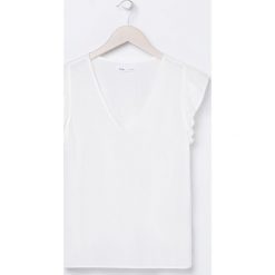 Bluzka z wiskozy - Kremowy. Białe bluzki damskie Sinsay, xl, bez wzorów, z wiskozy, bez kołnierzyka, bez rękawów. W wyprzedaży za 15,99 zł.