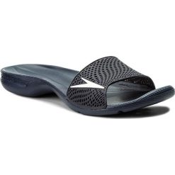 Klapki SPEEDO - Atami II Max Af 68-09188 7879 Navy/White. Niebieskie klapki damskie Speedo, bez wzorów, z tworzywa sztucznego, bez obcasa. W wyprzedaży za 99,00 zł.