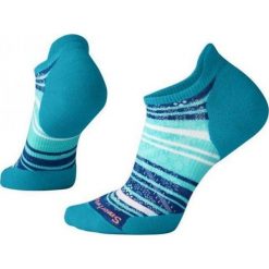 Skarpetki Smartwool PhD Run Light Elite Striped Micro 00772-810 - niebieski. Niebieskie skarpetki damskie Smartwool, bez wzorów. Za 77,99 zł.
