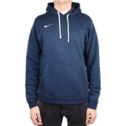 Nike Hoodie Fleece Team Club 19 AR3239-451. Bluzy męskie Nike, xl, bez wzorów, z bawełny, bez kołnierzyka, bez rękawów, bez kaptura. W wyprzedaży za 179,99 zł.