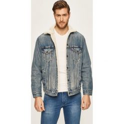 Levi's - Kurtka jeansowa. Czerwone płaszcze męskie Levi's®, s, bez wzorów, z bawełny, krótkie, bez kaptura. Za 559,90 zł.