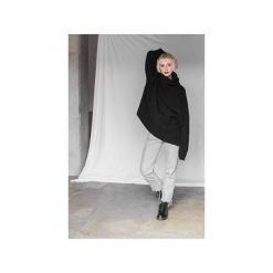 ROLL NECK JUMPER IN BLACK. Czarne swetry damskie The Hive, bez wzorów, z wełny, bez rękawów, bez kaptura. Za 199,00 zł.