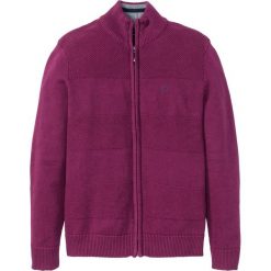 Sweter rozpinany z dzianiny w różne wzory bonprix jeżynowy. Fioletowe swetry męskie bonprix, s, bez wzorów, z dzianiny. Za 109,99 zł.