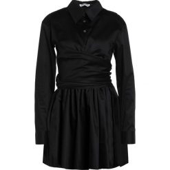Opening Ceremony SATEEN WRAP FRONT Sukienka koktajlowa black. Czarne sukienki damskie koktajlowe marki Opening Ceremony, z elastanu. W wyprzedaży za 839,60 zł.