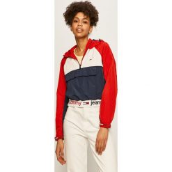 Tommy Jeans - Kurtka. Czerwone kurtki damskie Tommy Jeans, s, bez wzorów, z elastanu, krótkie. Za 849,90 zł.