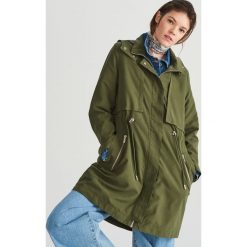 Kurtka parka z kapturem - Khaki. Brązowe kurtki damskie Reserved, bez wzorów, z kapturem. Za 179,99 zł.