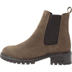 KIOMI Botki olive. Zielone botki damskie na zamek KIOMI, z materiału, klasyczne. Za 419,00 zł.